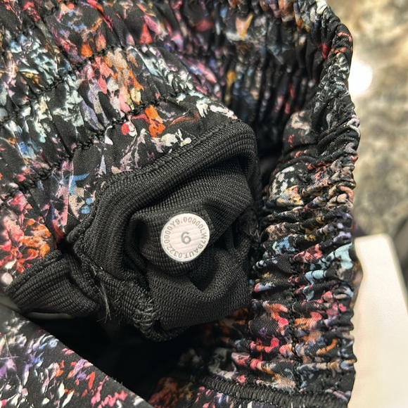 Lululemon Hotty Hot High-Rise Lined Short 4" - Picture 9 of 9